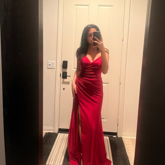 Red prom dress - Picture 4 of 5